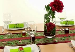 Tischdeko rot grün Feier