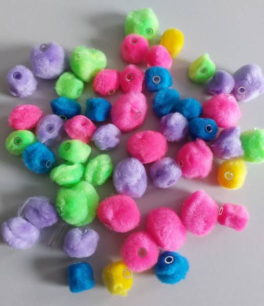 Pompons bunt gemischt 50 Stück in 15mm,20mm zum Auffädeln
