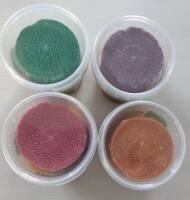 Weichknete 4er Pack orange, violett, pink, grün, je 140g Becher Spielknete