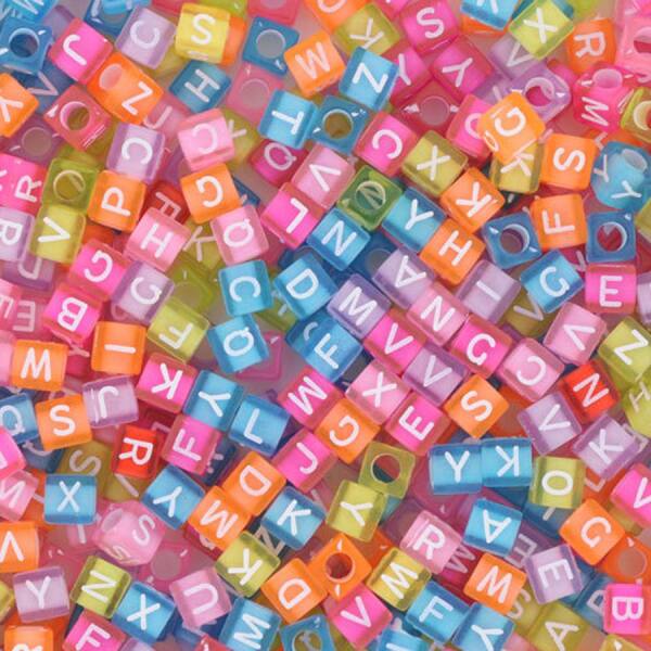 Perlenwürfel Buchstaben bunt, transparent, 500g, 6x6 mm